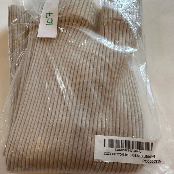 LUNYA Cozy, cotton silk rib leggings in cream color Size Large BRAND NEW IN BAG - Picture 3 of 4